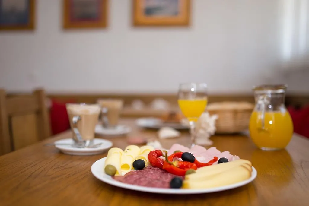 Bed & Breakfast Mario Krk Town