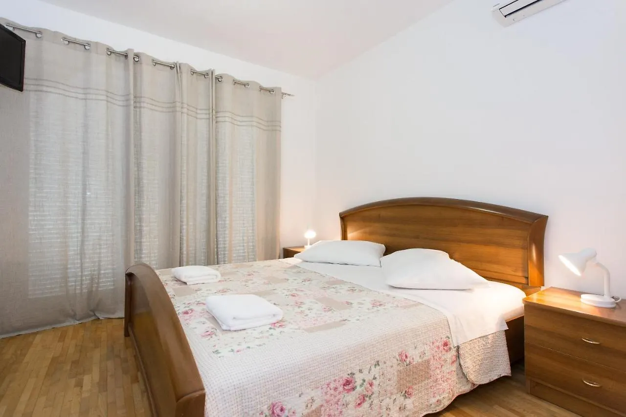 Bed & Breakfast Mario Krk Town