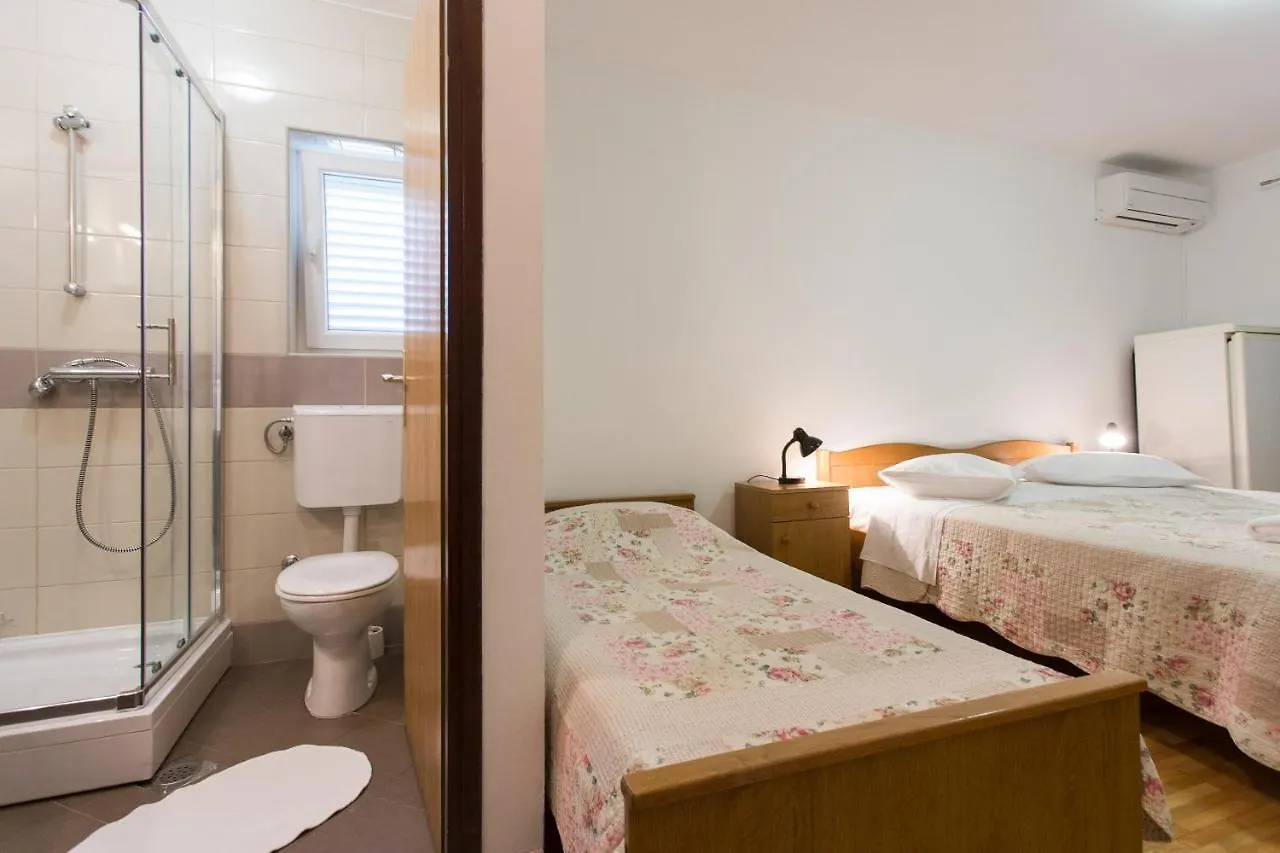 Bed & Breakfast Mario Krk Town